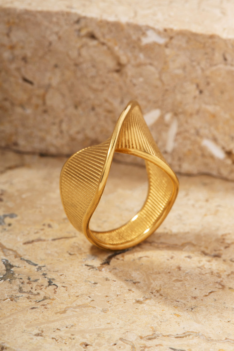 KOKO Twisted Ribbon Ring-GOLD