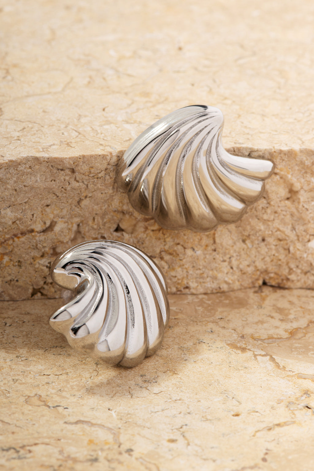 KOKO Fanned Shell Earring-SILVER